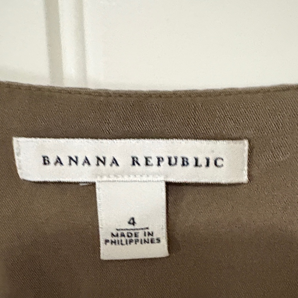 Banana‎ Republic sage green wrap dress - Picture 3 of 9